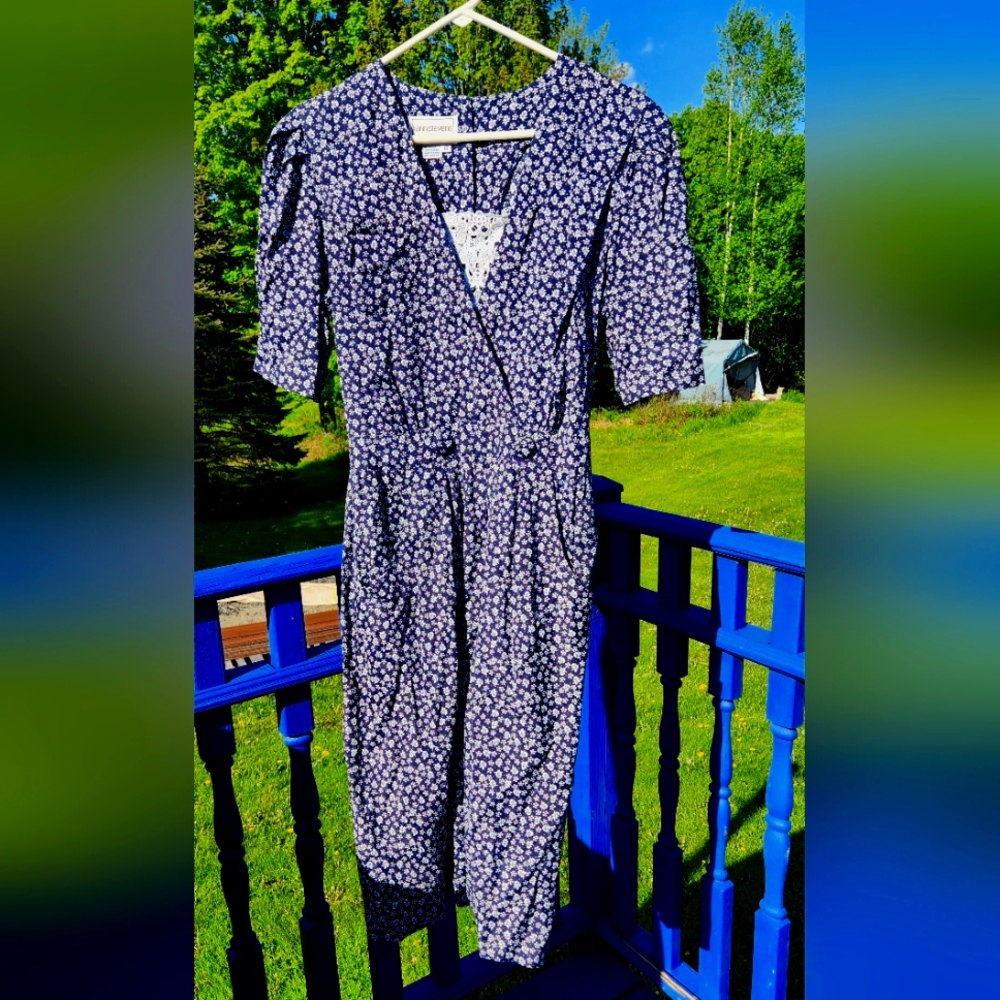 Vintage Karin Stevens petites Midi Blue & White Floral Lace V Neck Dress Size 10